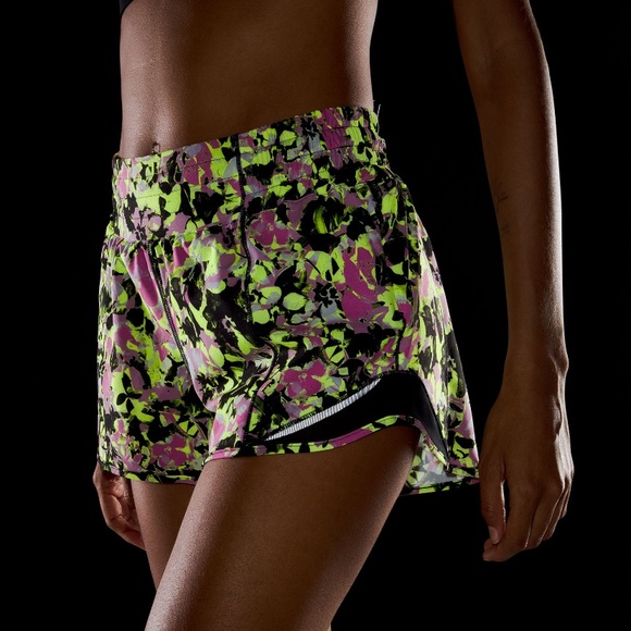 Lululemon Hotty Hot HR shorts Size 6 - Picture 4 of 8